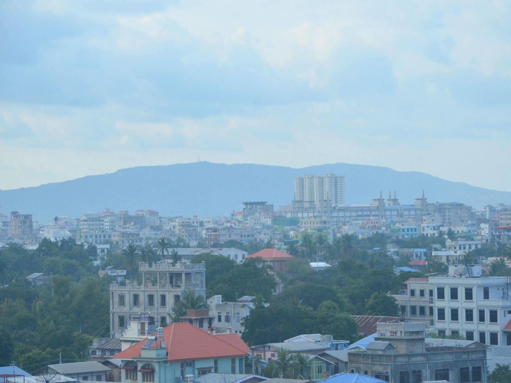 Aung Gyi Soe Hotel Mandalay Exterior foto